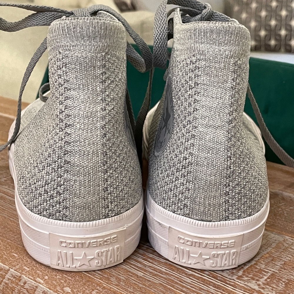 Chuck Taylor Converse - Picture 10 of 14